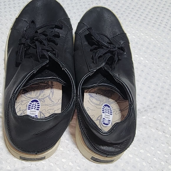 OLUKAI GUC MENS SIZE 8.5 BLACK LEATHER LACEUP CASUAL SNEAKERS SHOES - Picture 2 of 12